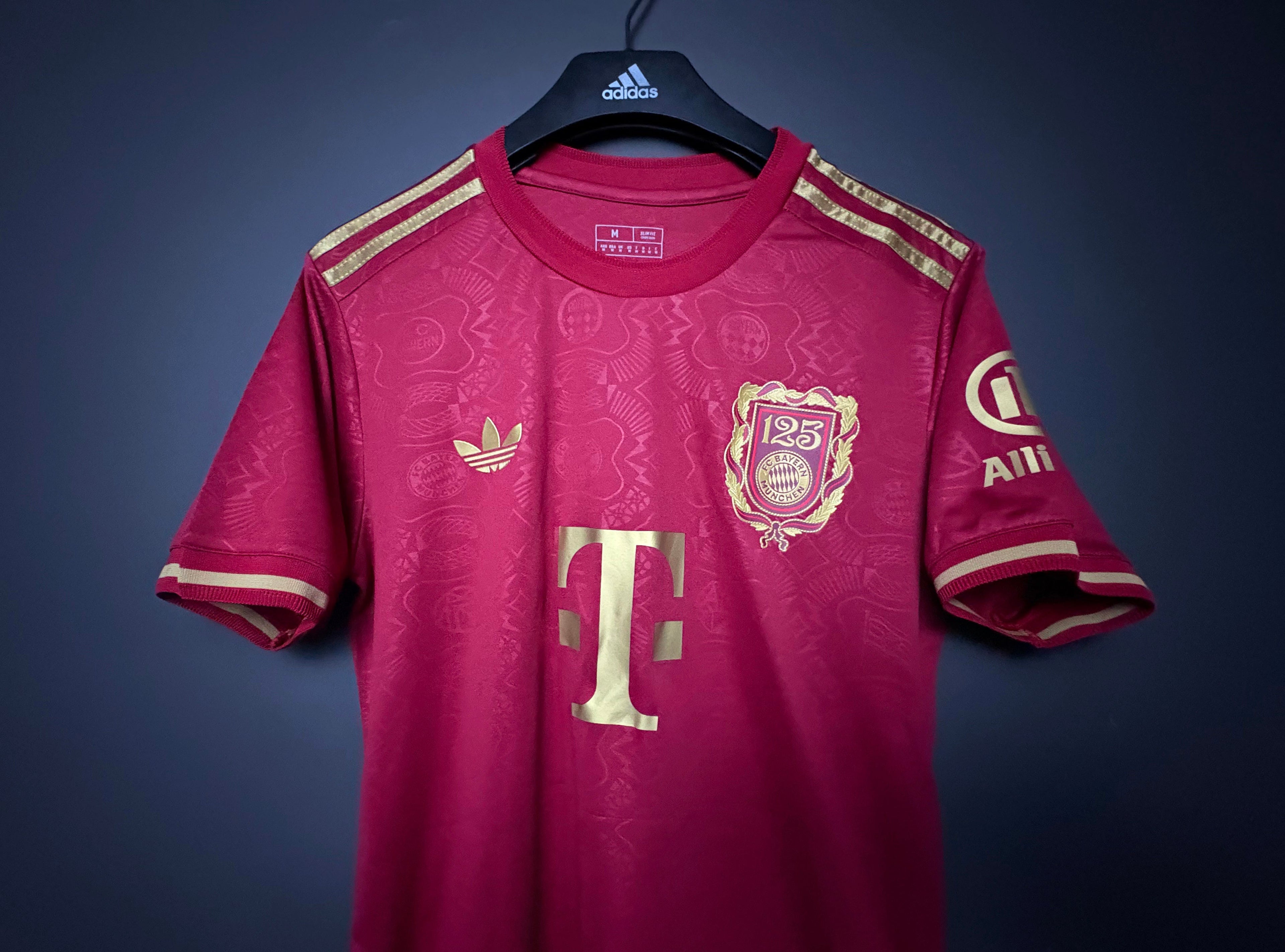 Bayern Münchens 125-årsjubileumströja