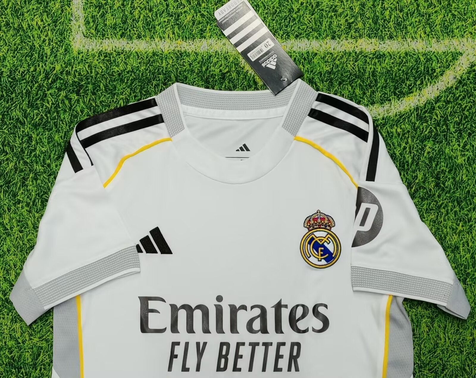 Real Madrid 25/26 Home Kit Kids – White
