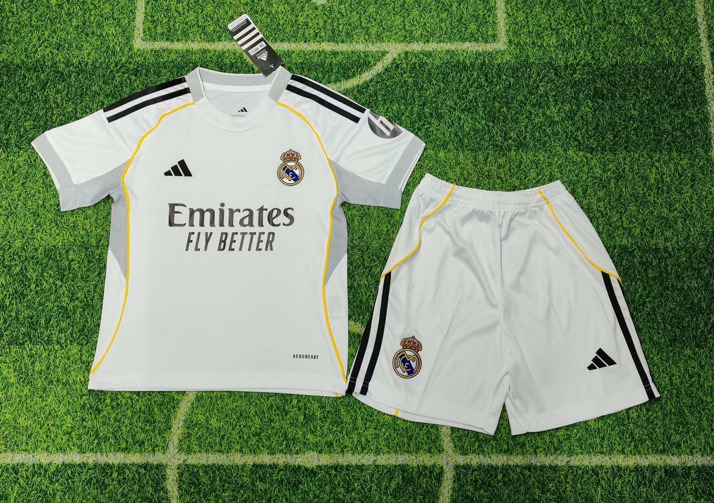 Real Madrid 25/26 Home Kit Kids – White