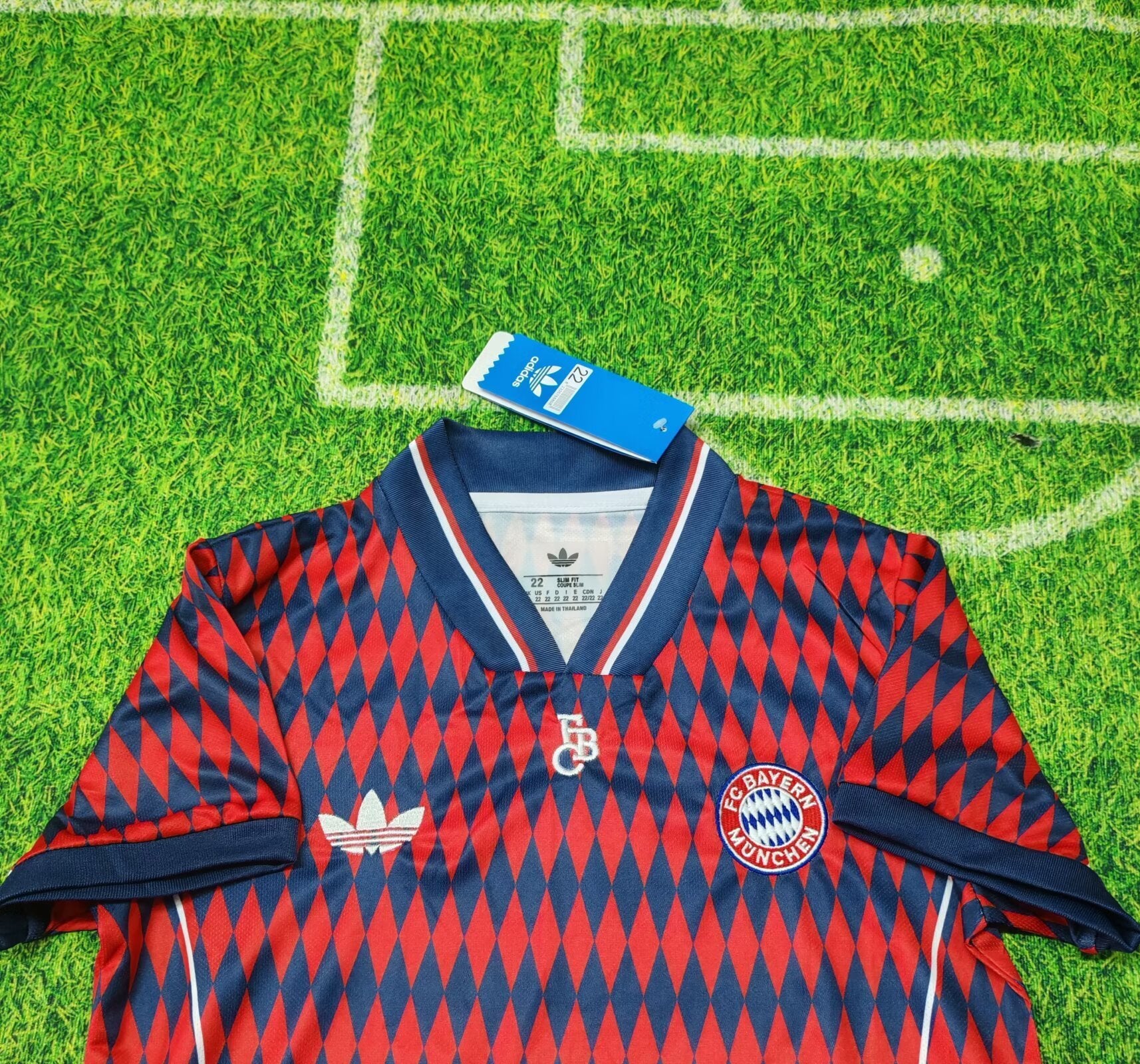 Bayern Munich Retro Kit 2025/2026 Kids – Red/Navy Classic Football Set