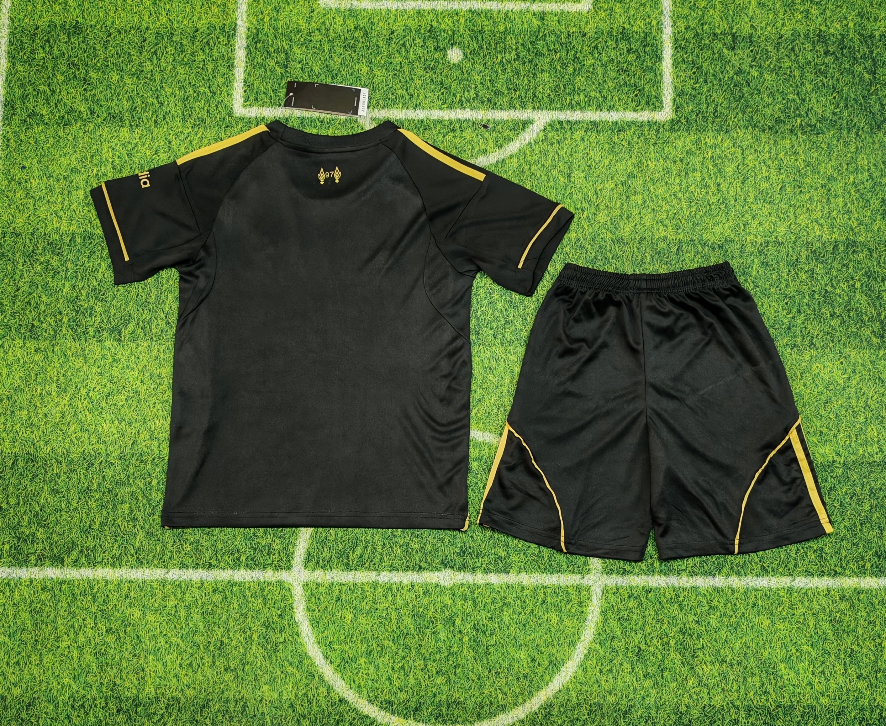 Liverpool 2025/26 Pre-Match Kit Kids Set – Black / Gold